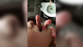 Cojiendo En El Baño