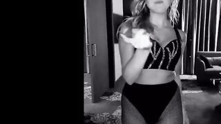 Hadise Instagram Sexy Dance