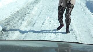 Car Spy for a Photoshoot Outdoor. Naked Big Ass and Hairy Pussy on a Frosty Winter Day on the Road.