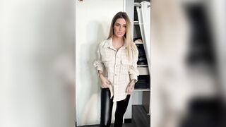 Mmjhottie (influencer) leather leggings try on haul, fit girl