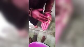 Holi Ki Subeh Bhabhi se Apna Kala Mota Lund Chuswaya