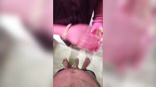 Holi Ki Subeh Bhabhi se Apna Kala Mota Lund Chuswaya