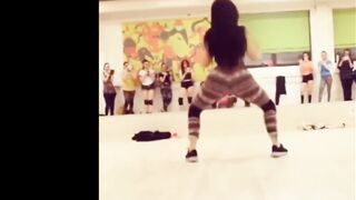 Sexy Girls Twerk Super