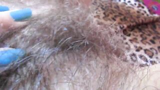 milf’s hairy pussy with big clit – teasing closeup