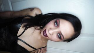 Toilet Licking Whore Jasmine Dark