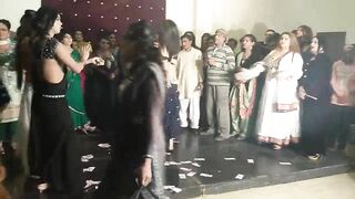 jiya khan mujra dance - YouTube.MKV