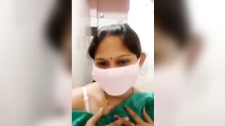 Hot bhabi show boobs to her boyfriend