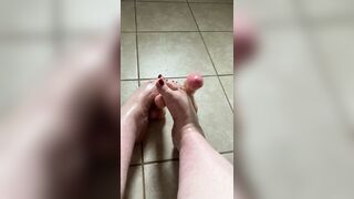 AriesBBW dildos and toes