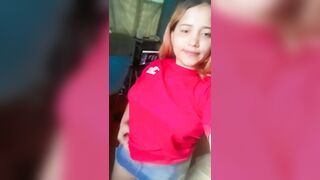 Mostrando una teta