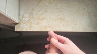 Teen Piss in Shower