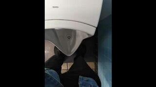 Quick Pee video in a random outside public bathroom in Japan!