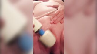 Horny BBW gf masturbates with her vibrator