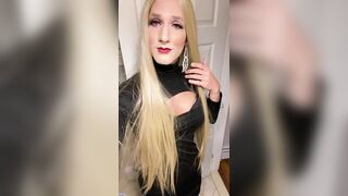 VERY HOT Blonde Crossdresser