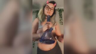 Dancing Tiddy Drop & Huge Bong Rips