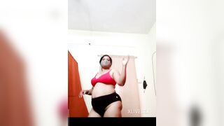 Marathi Divya aunty show his big ass and nude dance on the camera