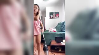 MAID CLEANING THE HOUSE / BABY PASSING VACUUM (KELLYTA THARSYS)