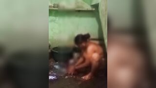 Desi indian girl bathing video