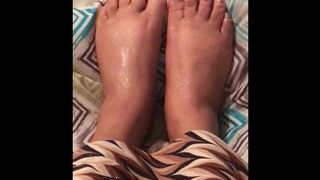 Cum on my pretty feet