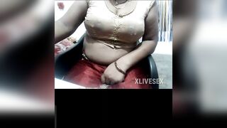 Desi Indian aunty ki mast figure