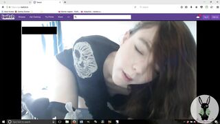 Nerdy Hot Gamer Girl Cums LIVE ON TWITCH