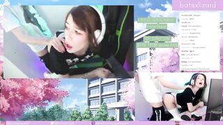 Twitch Streamer Megaplaygirl got Naked while Playing League of Legends Fucking while still Online