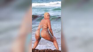 Horny Girlfriend Strips On Nude Beach