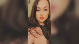 Gorgeous, hot and always horny BBW Cougar Bellacarina94 clips of her huge natural tits