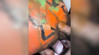 BOYFRIEND PAINTS A PUMPKIN ON MY BIG WHITE ASS AND THEN SMASHES IT ????????