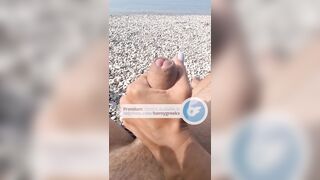 POV Public Mutual Masturbation in the beach. Risky and nude, almost got caught. Γυμνή στην παραλία