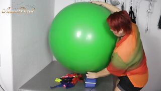 Mega balloon blow up