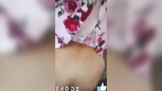 لبنانـيه مع حبيبـها ينيجـها في حديـقه الجامـعه