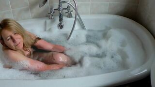 A  Simple Soak in the Bath for Beenie B with a little tease along the way