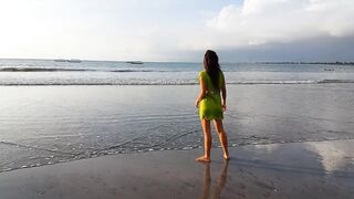 Up Dress NO PANTIES and PUBLIC Flashing at Crowded Beach