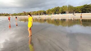 Up Dress NO PANTIES and PUBLIC Flashing at Crowded Beach