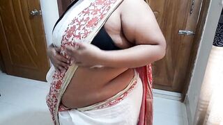 (Tamil hot aunty saree striping) Aunty Ko Jabardast Chudai aur maja karti hua - Hindi Clear Audio