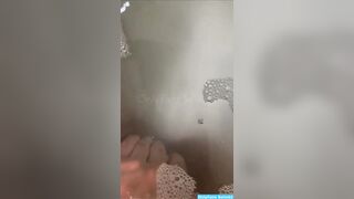 Turkish girl in bathroom have fun exclusive video