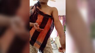 Tamil sexy aunty after shower sexy body in towel secret mms