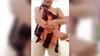 Tamil sexy aunty after shower sexy body in towel secret mms