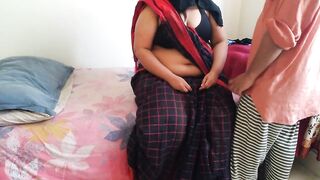 Padosi Priya Aunty ko mast chudai or uski pussy fad diya - Saree wearing Gujrati sexy aunty destroyed Pussy on bed - Cum