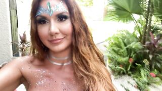 Mermaid Body Paint at Hedonism resort in Negril, Jamaica in Public Vlog