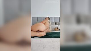 CURVY LATINA WITH PERFECT BODY FINGERS HER WETT PUSSY!! - OF LEAKED