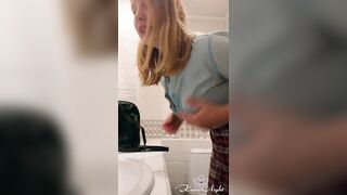 Slut Fingering Her Wet Pussy in Public Toilet and Orgasms on Cam