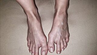 Cumshot on naked france toenails feet