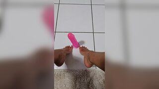 Fetish Oiled Footjob Dildo Masturation by Amateur Jasmine SweetArabic ( Arabic en Darija)