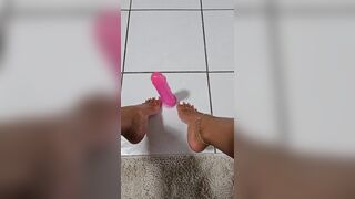 Fetish Oiled Footjob Dildo Masturation by Amateur Jasmine SweetArabic ( Arabic en Darija)