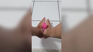 Fetish Oiled Footjob Dildo Masturation by Amateur Jasmine SweetArabic ( Arabic en Darija)