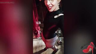 MistressOnline is a femme fatale. (wetlook body, fisnet panty, high heels)