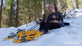 Ersties - Veronica B. squirtet im Schnee