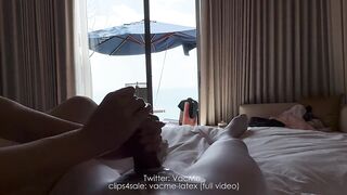 [VacMe]Couple Pantyhose Handjob in luxury hotel by sea