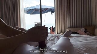 [VacMe]Couple Pantyhose Handjob in luxury hotel by sea